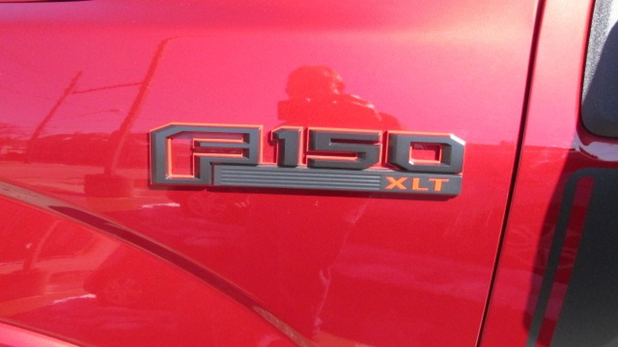 2016 Ruby Red Metallic /Graphite Ford F-150 XLT SPORT (1FTFX1EG2GF) with an 3.5L V6 DOHC 24V engine, 6-Speed Automatic transmission, located at 827 W 26th Street, Erie, PA, 16508, (814) 455-3401, 42.105431, -80.090942 - Photo #8